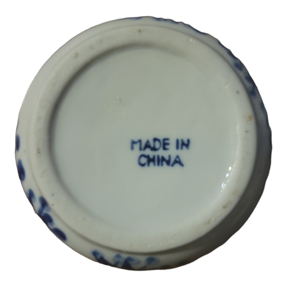 Vtg Blue White Floral Oriental Porcelain Lidded Sugar Bowl Dish - Picture 8 of 8